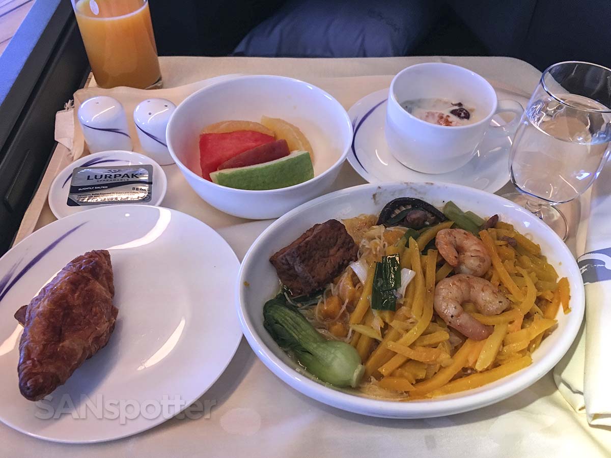 China Airlines 777-300ER business class breakfast