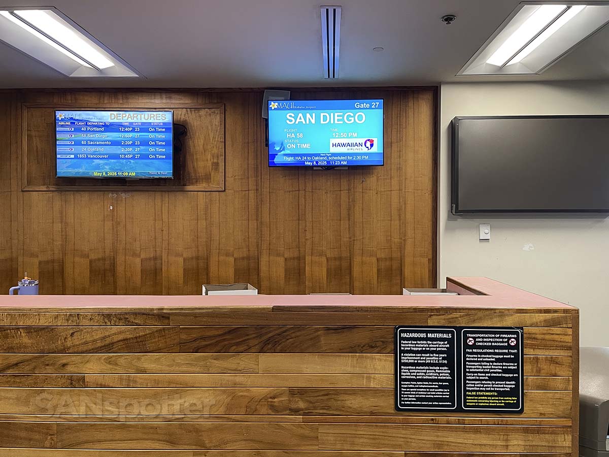Gate 27 flight information display Maui Kahului airport
