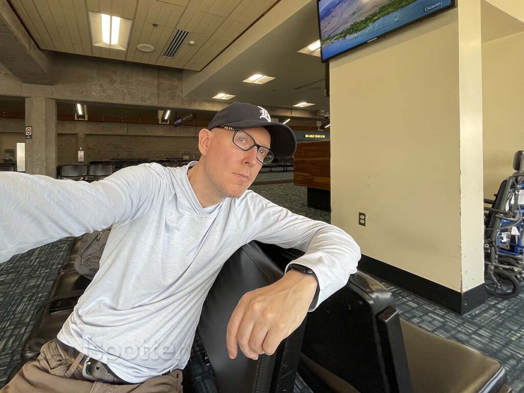 SANspotter looking out the window while waiting for a flight at the Maui Kahului airport