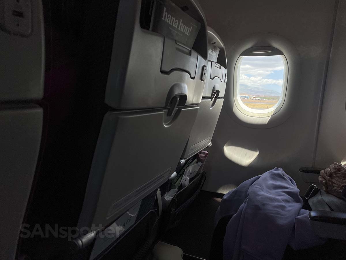 Looking out the window of a Hawaiian Airlines A321neo from the aisle seat