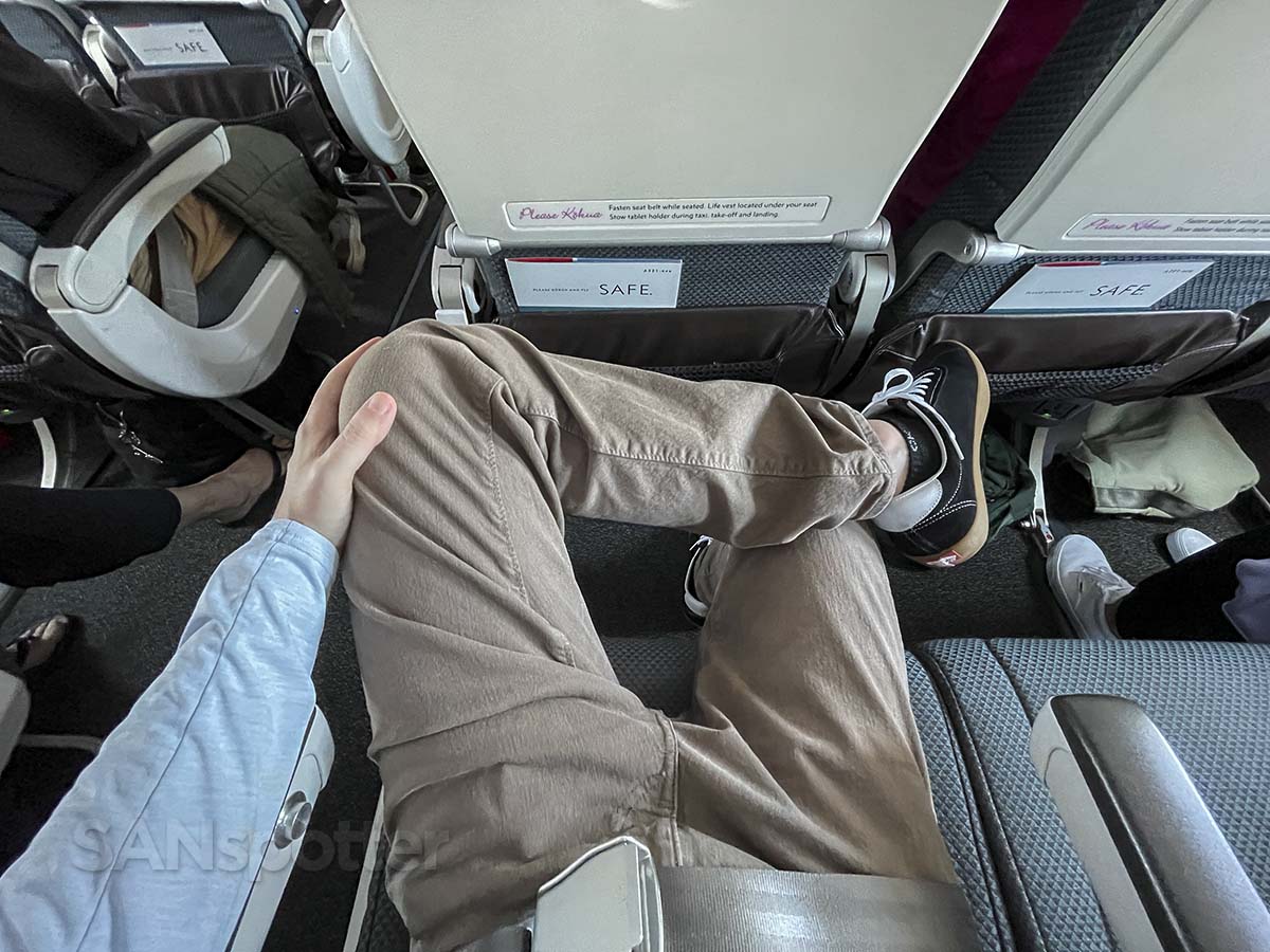 Crossing my legs in Hawaiian Airlines A321neo Extra Comfort