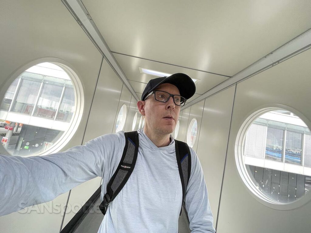 SANspotter walking down Gate B31 jet bridge Amsterdam airport