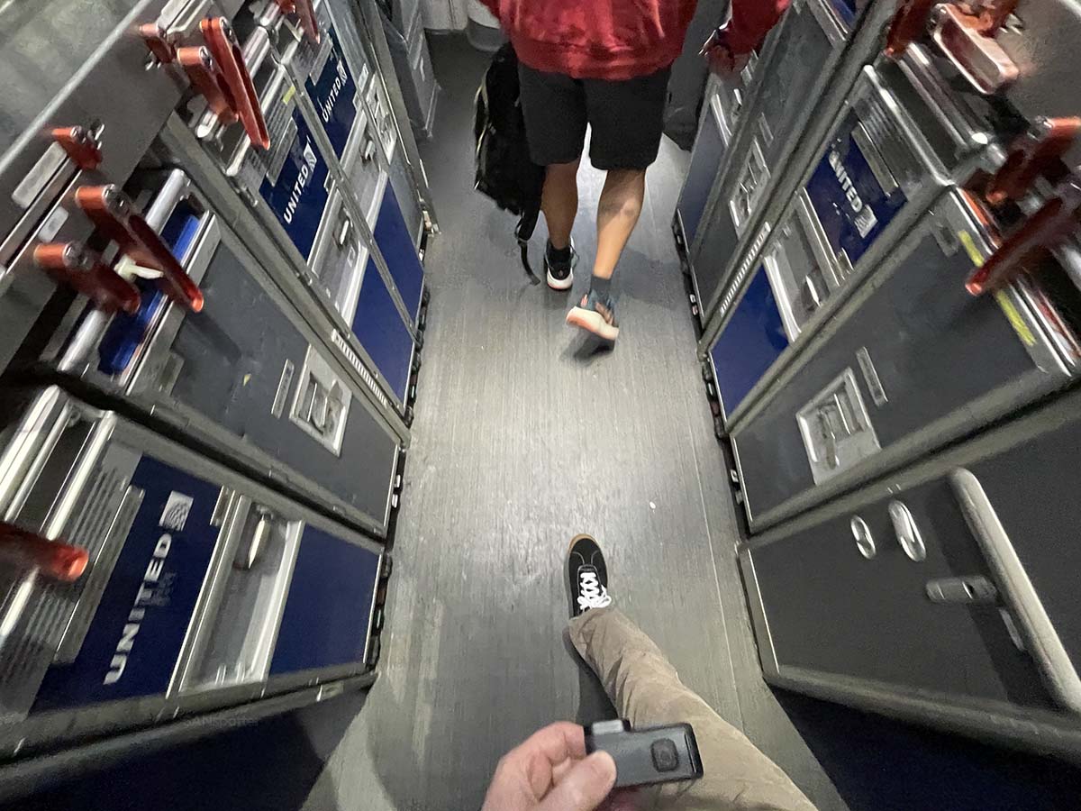 United Airlines 787-9 forward galley