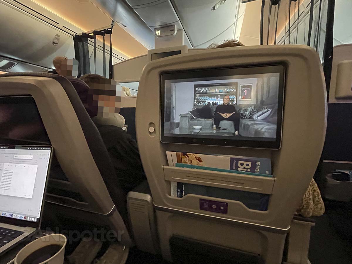 United Airlines 787-9 premium plus seat recline