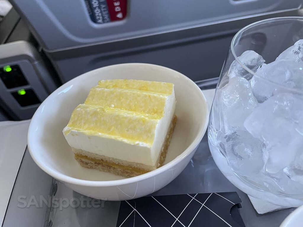 Delta A220-100 first class lunch dessert