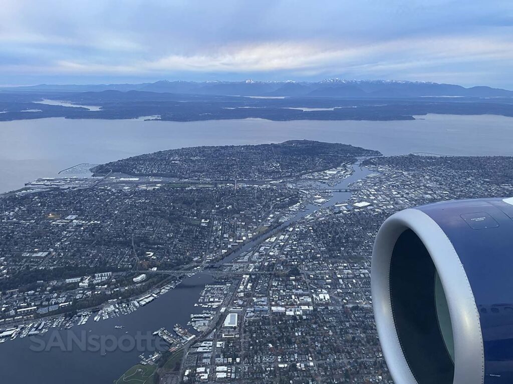 Delta A220-100 descending into Seattle at dusk