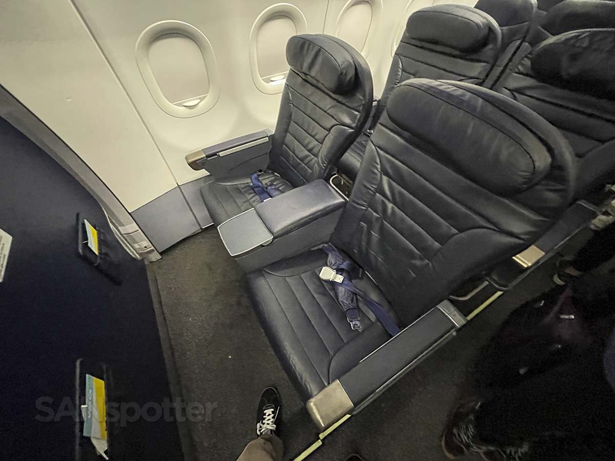 Spirit Airlines A320 first class seats bulkhead row
