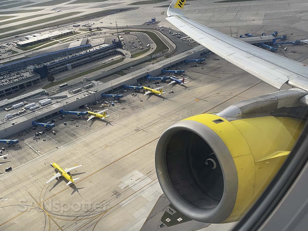 Spirit Airlines A320 taking off from runway 04R DTW
