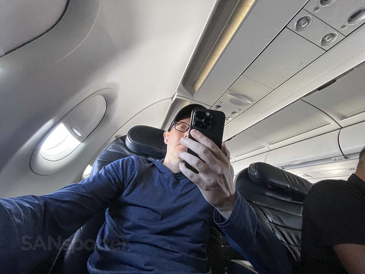 Scott (SANspotter) enjoying the free wi-fi in Spirit Airlines A320 first class