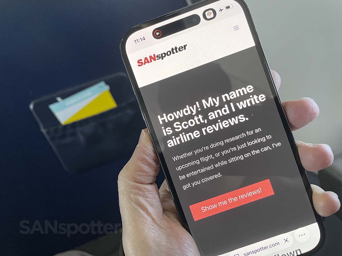 Browsing the Internet via the free wi-fi in Spirit Airlines A320 first class