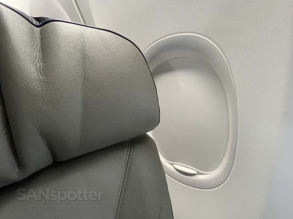 Alaska Airlines 737-900ER first class adjustable headrest