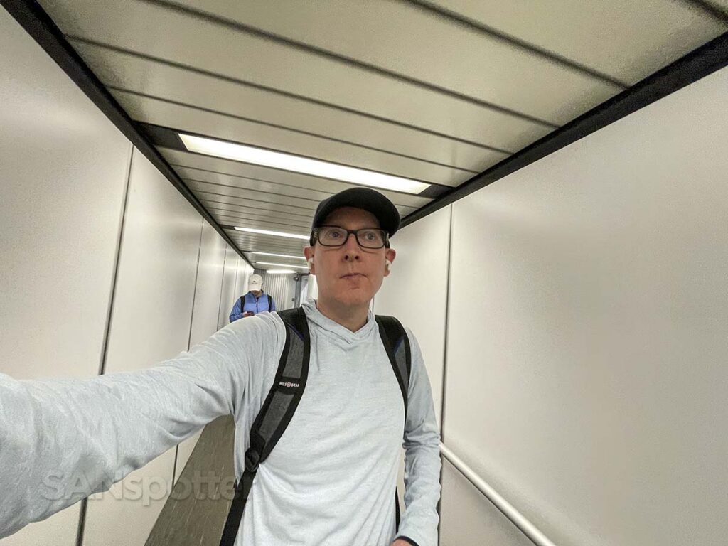 Scott (SANspotter) walking down gate L7 jet bridge Chicago O'Hare airport