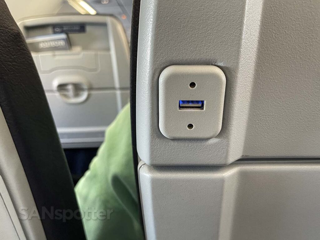 American Airlines A321 economy 