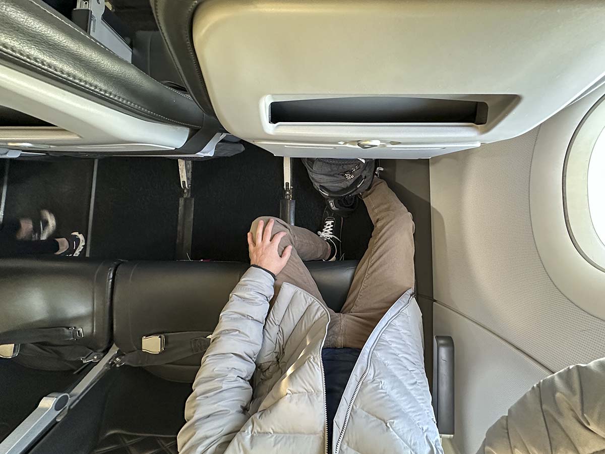 Frontier Airlines A321 UpFront Plus seat width