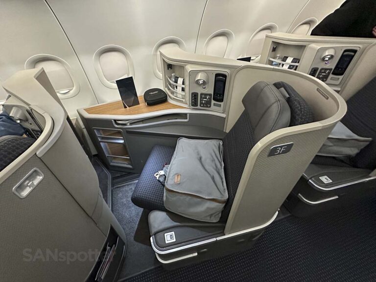 American Airlines A321T Flagship First