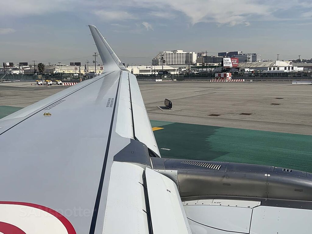 American Airlines A321XLR taxiing to runway 25R at LAX