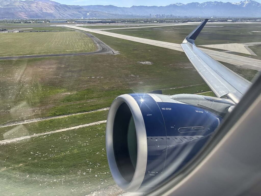 Delta A321neo taking off from runway 34R at the Salt Lake City airport