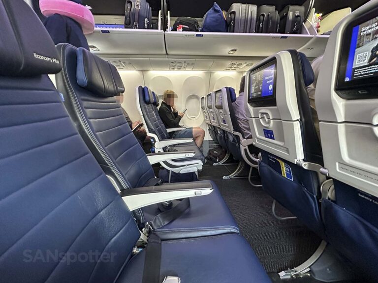United Airlines 737 MAX 9 Economy Plus