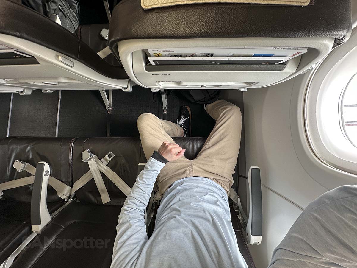 Swiss A320neo business class legroom and seat width