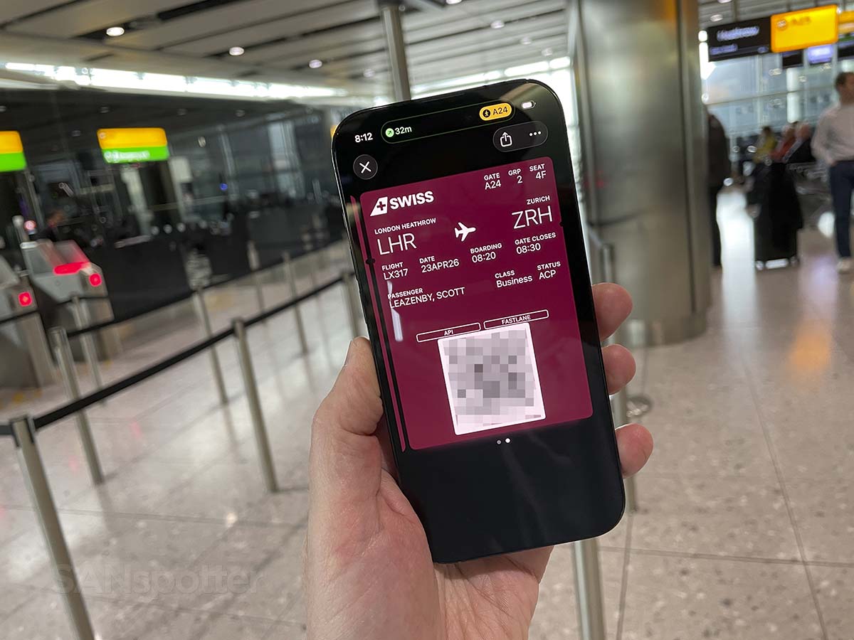 Swiss Airlines London to Zürich Business class mobile boarding pass