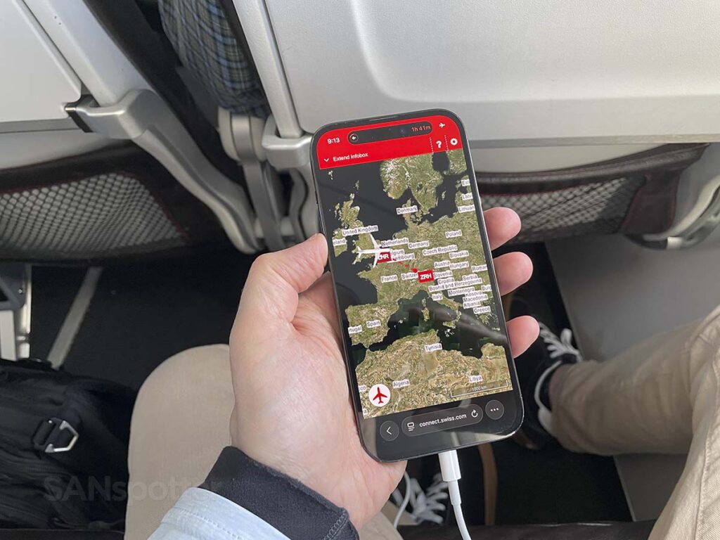 SWISS connect in flight entertainment moving map