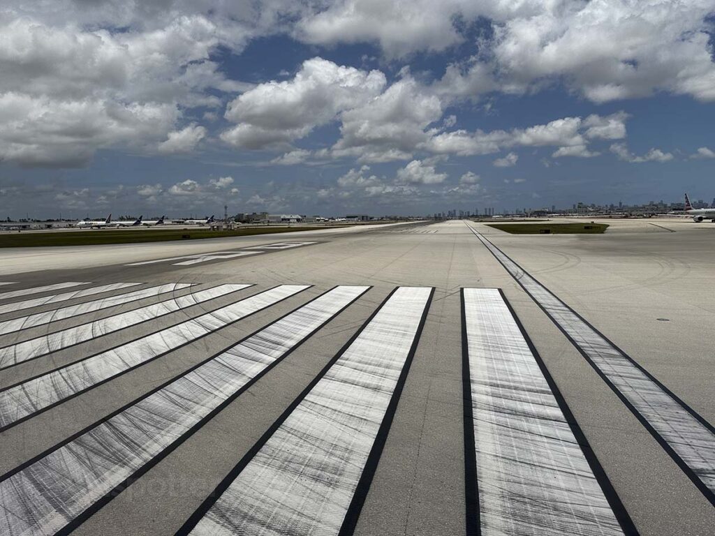 Turning onto runway 8R Miami International Airport