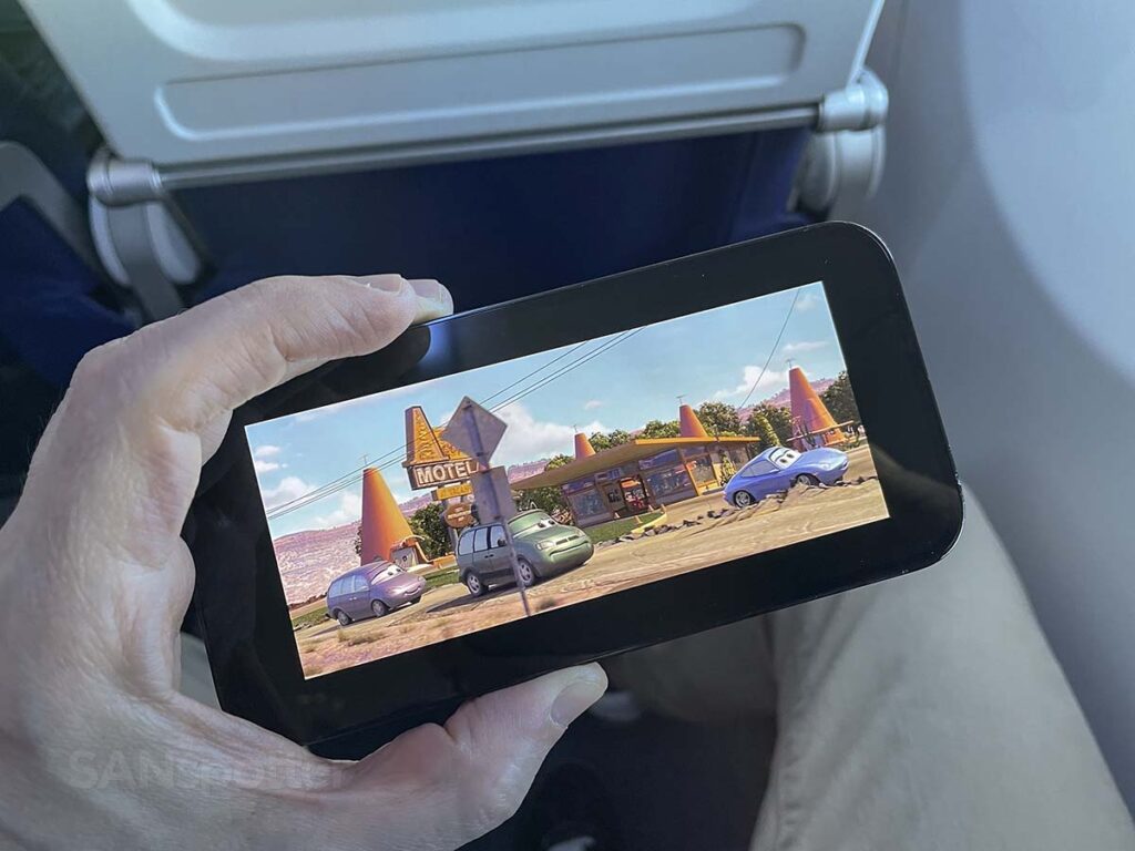 Southwest Airlines 737 MAX 8 in flight entertainment movie