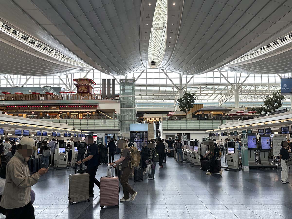 Terminal 3 Haneda Airport check-in hall