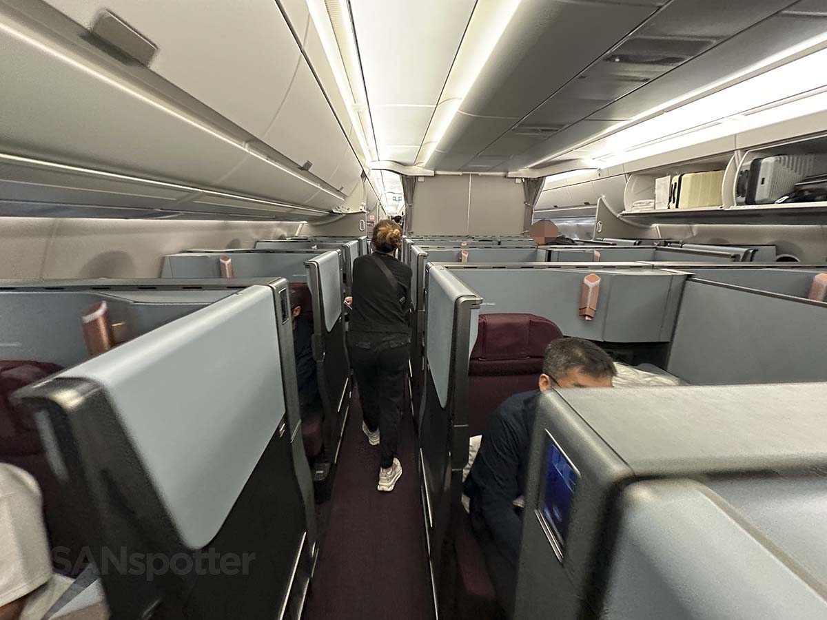 JAL A350-1000 business class cabin