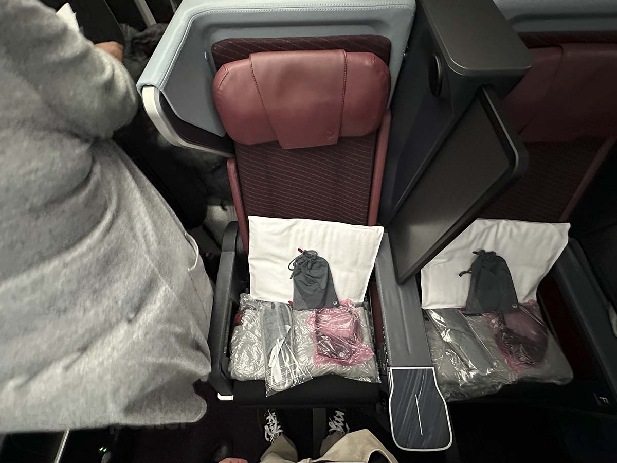 Seat 19G JAL A350-1000 premium economy