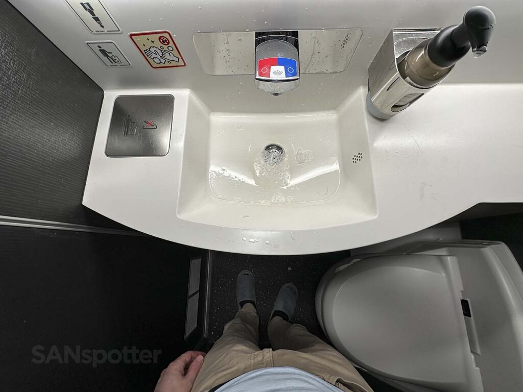 JAL A350-1000 Premium Economy lavatory sink