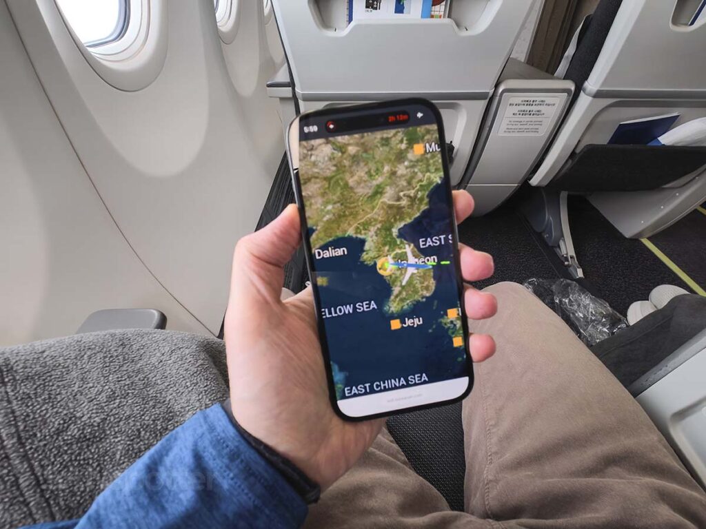 Korean Air 737 MAX 8 business class streaming in flight entertainment moving map