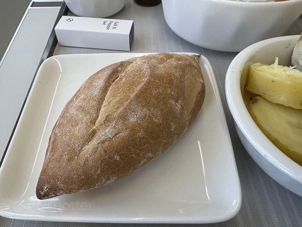 Fresh bread roll served with my meal in Korean Air 737 MAX 8 business class 