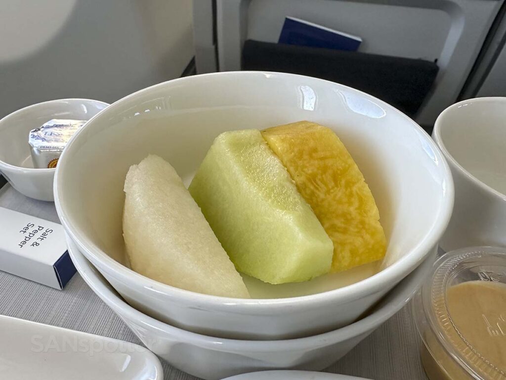Fresh fruit served with my meal in Korean Air 737 MAX 8 business class 