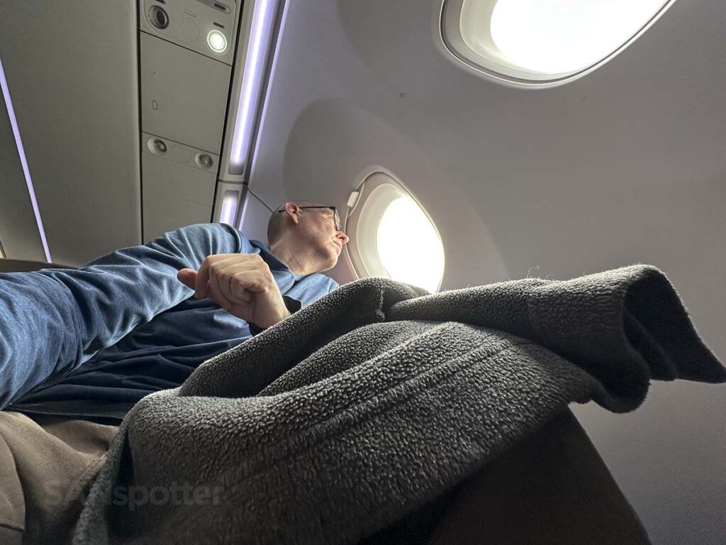 Scott (SANspotter) looking out the window from seat 8A Korean Air A321neo business class 