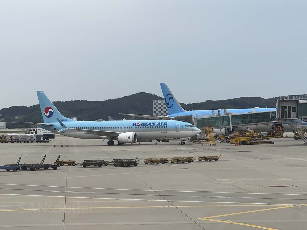 Korean Air 737 MAX 8 in the old livery at ICN