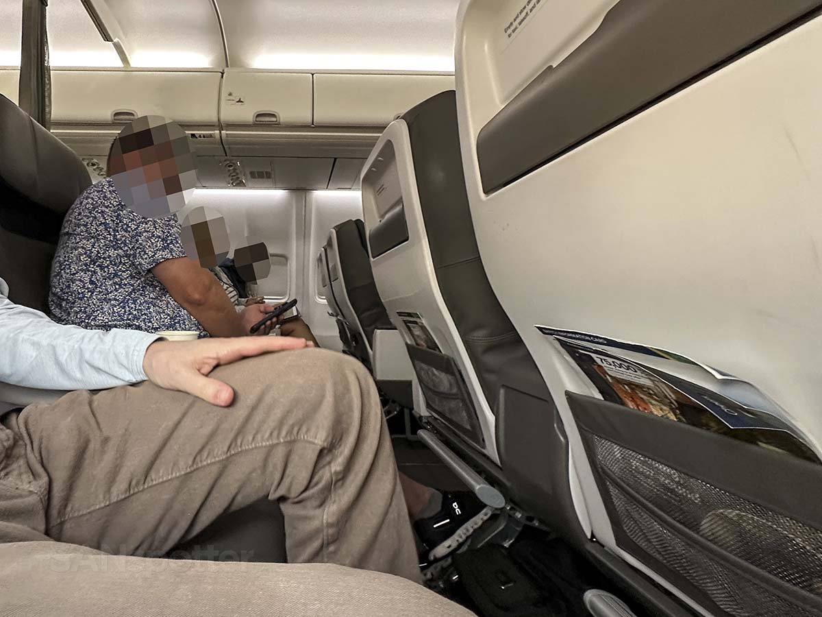 Alaska Airlines 737-800 first class knee room and space between the seats