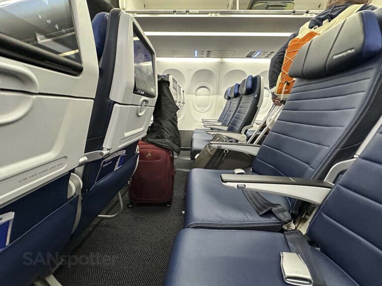 United A321neo Economy Plus