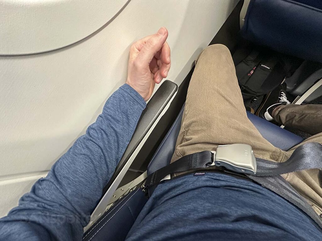 United A321neo Economy Plus armrest