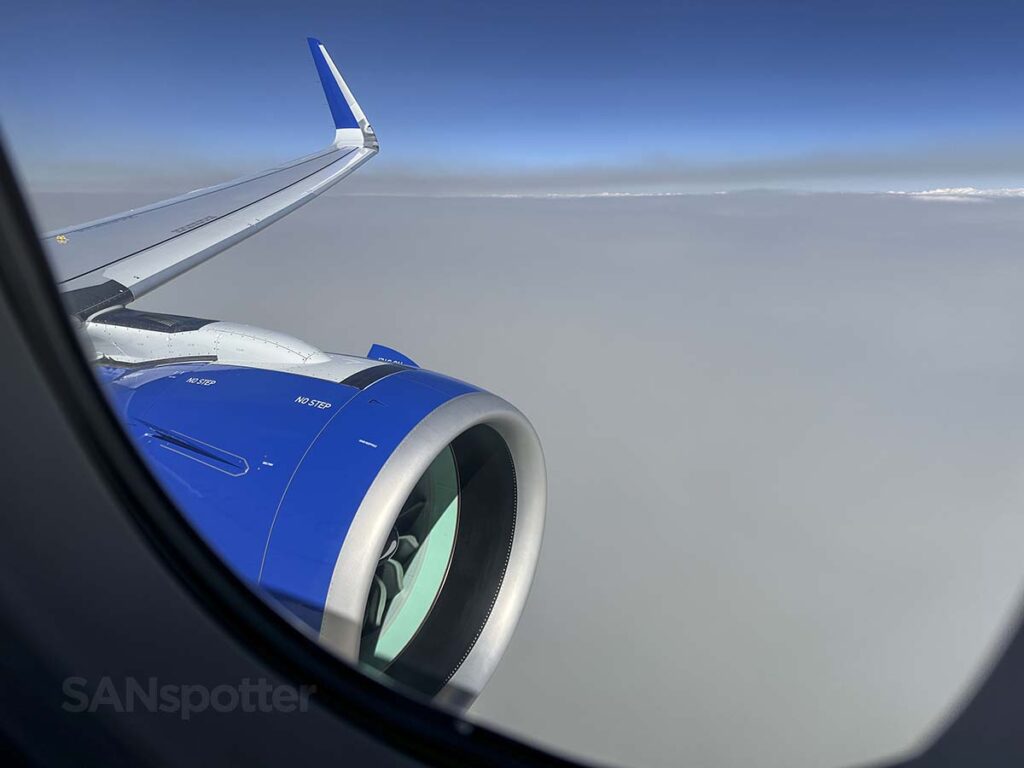 United A321neo descending into the clouds on approach to DEN