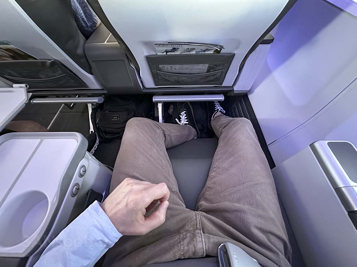 Extendable leg rest in Alaska Airlines 737-800 first class