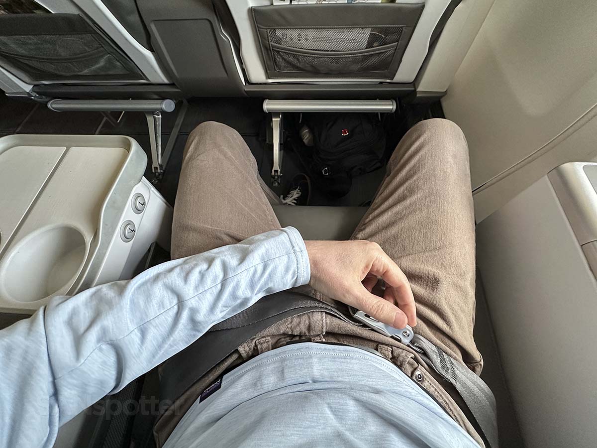 Unbuckling my seatbelt in Alaska Airlines 737-800 first class