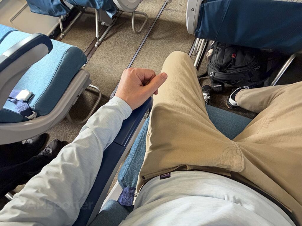 Hawaiian Airlines A330-200 extra comfort seat armrest