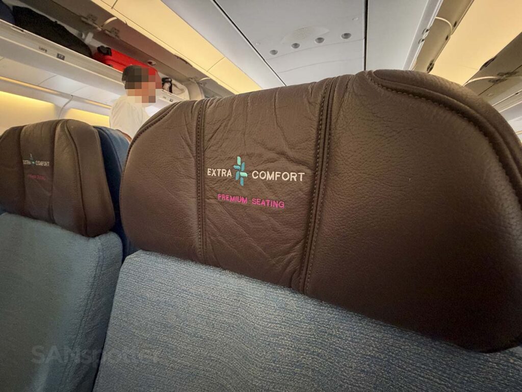 Hawaiian Airlines A330-200 extra comfort adjustable headrest