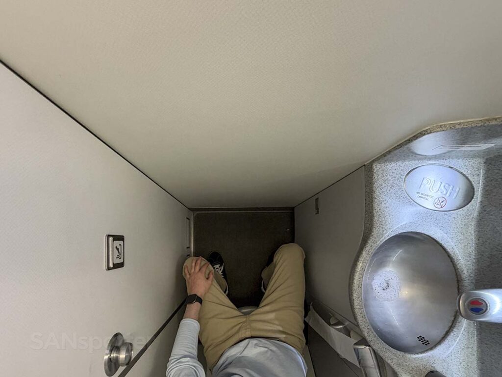 Hawaiian Airlines A330-200 Extra Comfort lavatory size