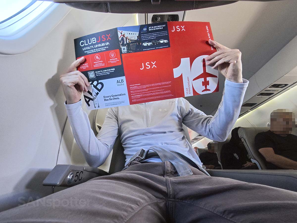 Reading the in-flight menu in a JSX E145