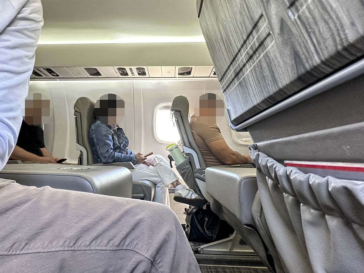 JSX Embraer 145 passengers
