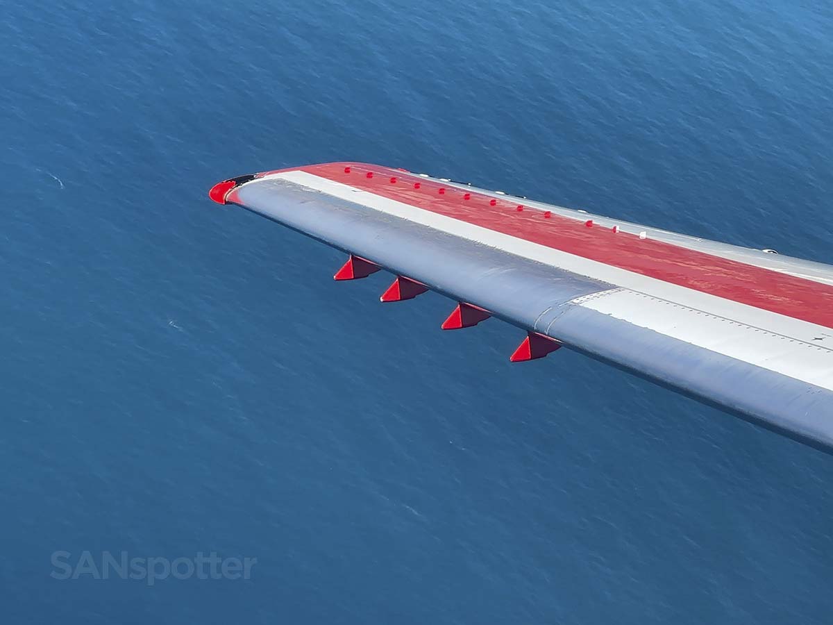 JSX Embraer 145 wing tip