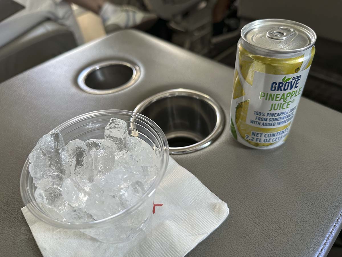 JSX E145 free drink with a cup of ice