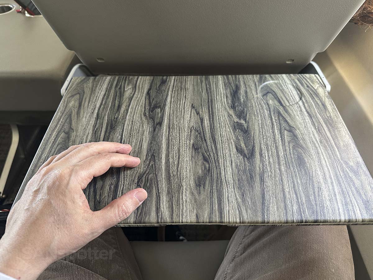 JSX E145 woodgrain tray table